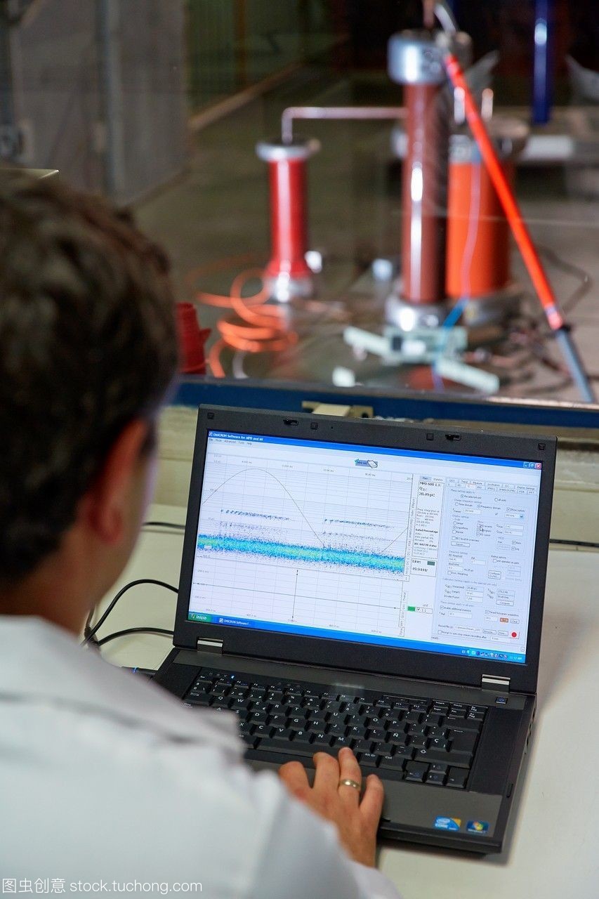 沖擊試驗。設(shè)備用火花隙提升。高壓電氣實驗室。電氣設(shè)備的認證。技術(shù)服務(wù)行業(yè)。bizkaiatecnalia研究和創(chuàng)新巴斯克的國家西班牙。